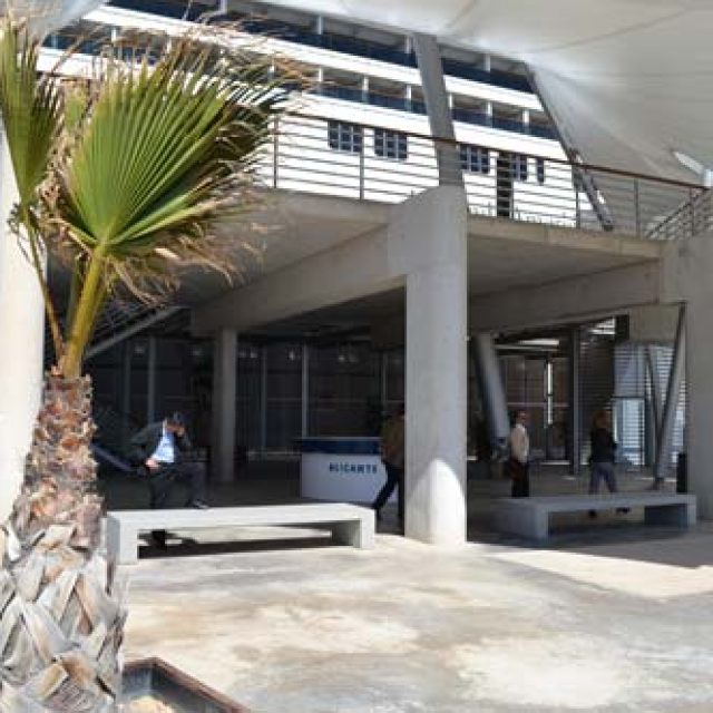 Alicante cruise dock