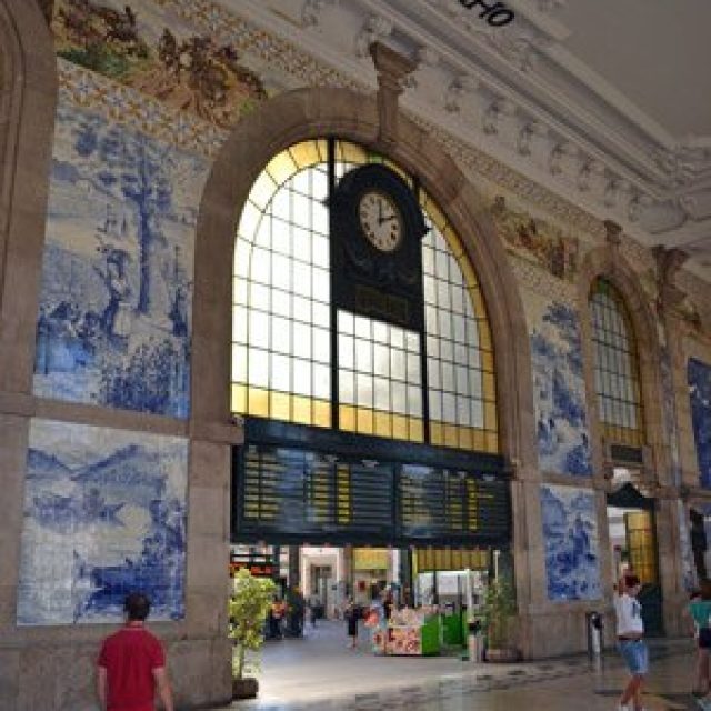 Sao Bento railway station