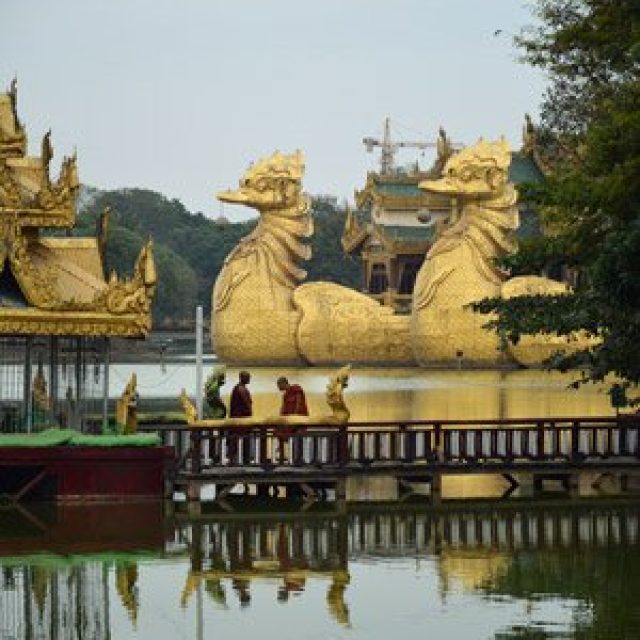 Kandawgyi Park