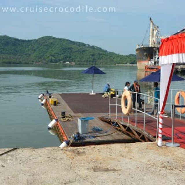 Lombok tender pier