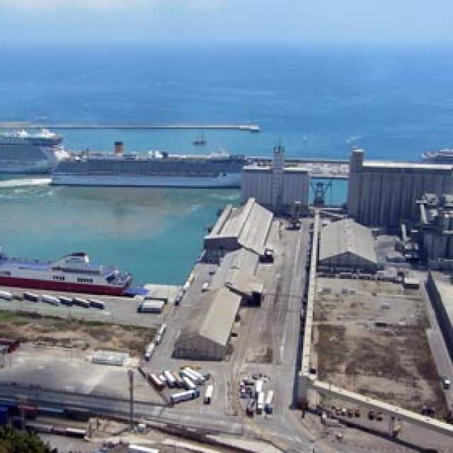 Barcelona cruise dock