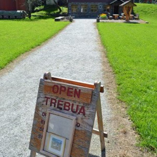 Trebua wood shop